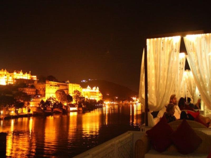 Lake Pichola Hotel Ουνταϊπούρ Εξωτερικό φωτογραφία
