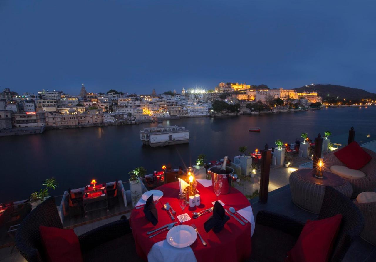Lake Pichola Hotel Ουνταϊπούρ Εξωτερικό φωτογραφία