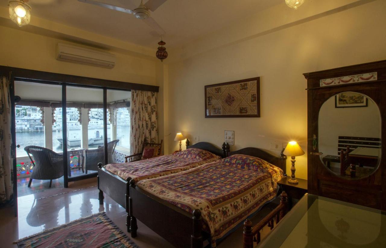Lake Pichola Hotel Ουνταϊπούρ Εξωτερικό φωτογραφία